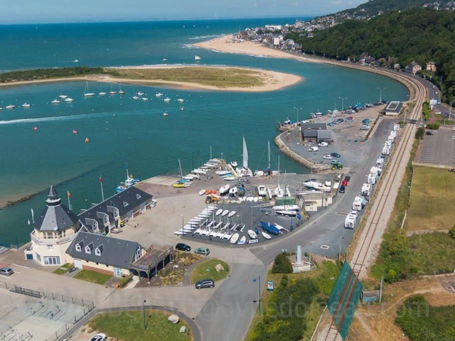 Domaine De La Calotine Classe 4 Etoiles Dives-sur-Mer Kültér fotó